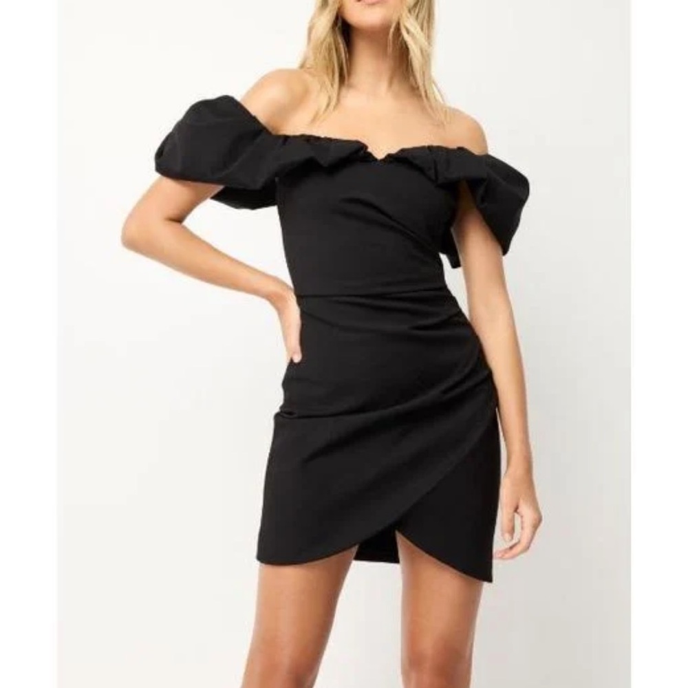 Elliatt Zanzibar off shoulder black dress 👗